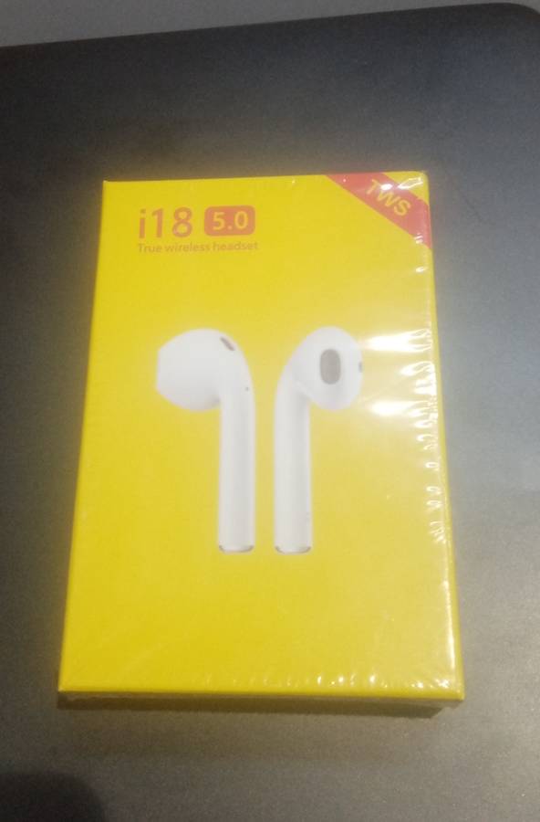 i 18 TWS  EAR PODS